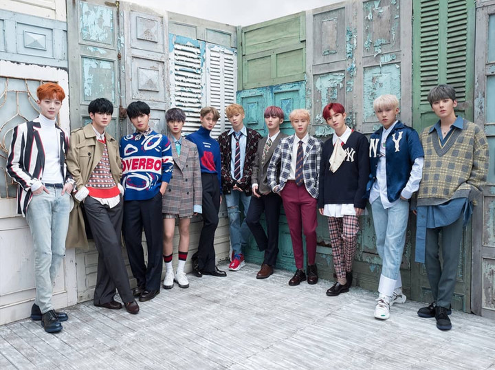 Kang Daniel announces his military duty starting February.