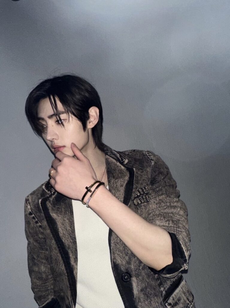 Sunghoon appears in ENHYPEN Instagram. (Photo Image / @ENHYPEN