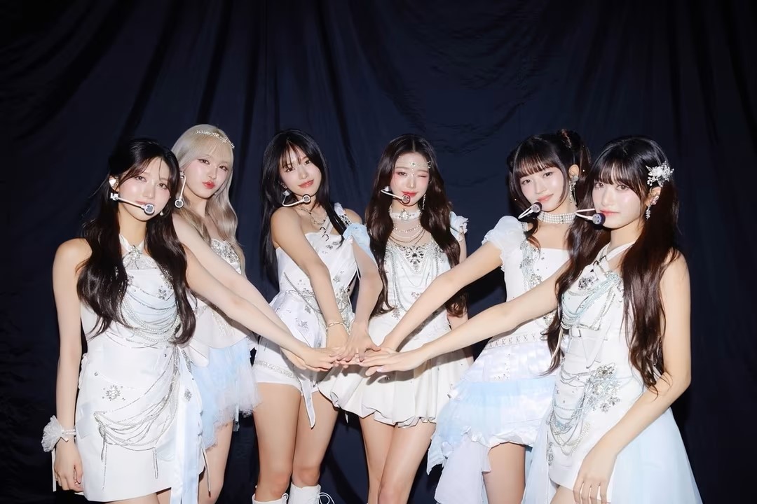 IVE is ready to embark on a world tour, sparking global attention.