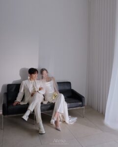 Shinhwa member Lee Min-woo's wedding photos.