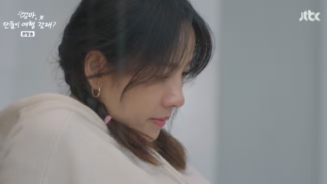 Lee Hyori appears in a JTBC variety program.