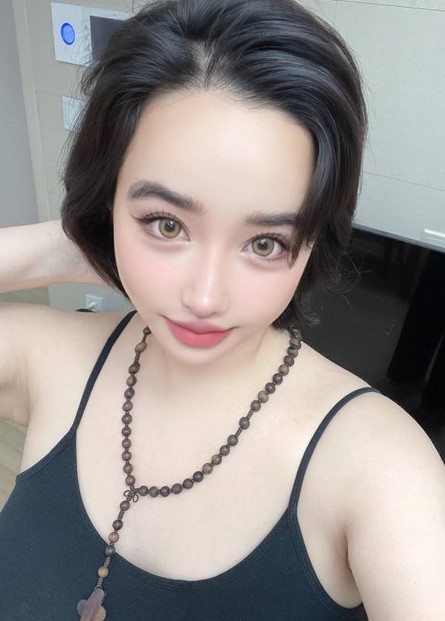 Park Bom posted a message addressed to Lee Min-ho on Instagram.