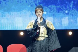 Park Ji-hoon captivated fans in Seoul with a royal-inspired stage look during his two-day fan meeting.