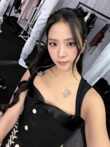 Jisoo of BLACKPINK takes a selfie.